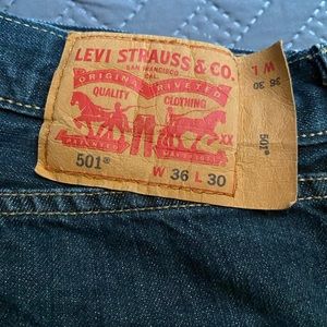 Levies 501